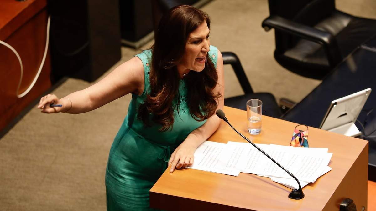 Kenia López Rabadán