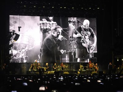 Sheinbaum celebra récord de asistencia de Los Fabulosos Cadillacs con 300 mil personas en el Zócalo