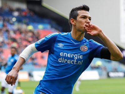Chucky Lozano causa baja temporal del Napoli por una lesión