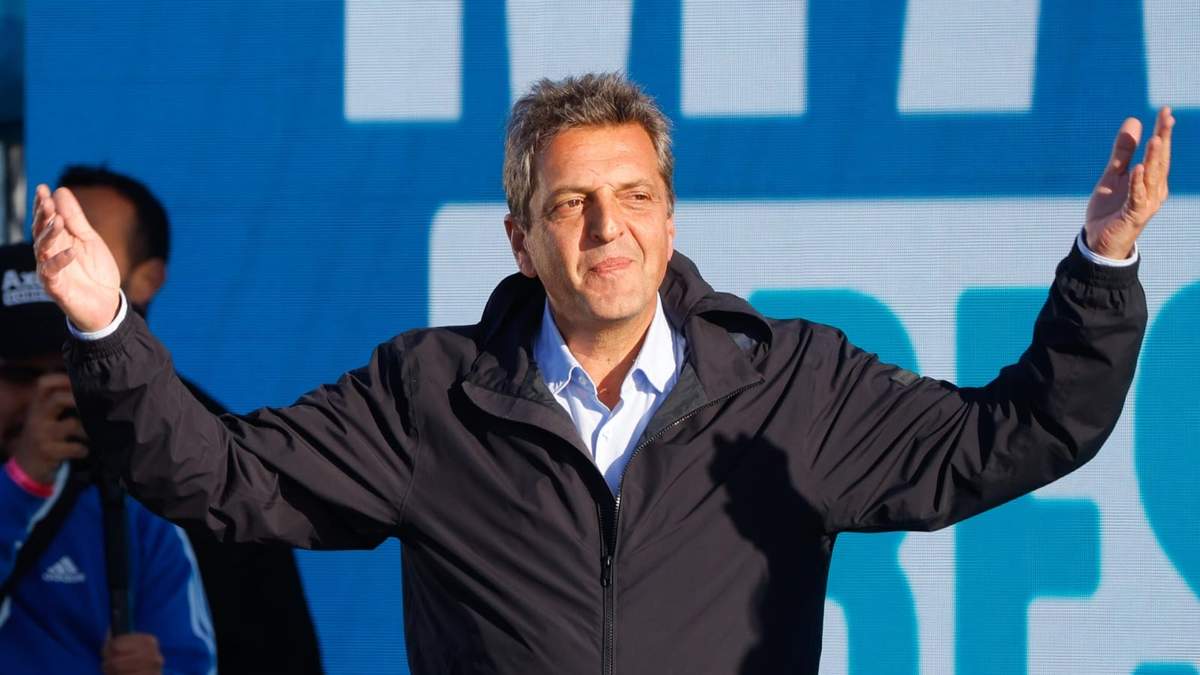Sergio Massa busca captar los votos de los electores dudosos. Fuente: (Twitter)