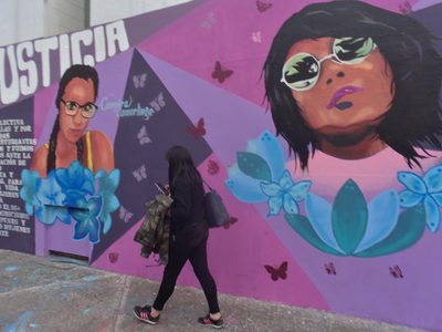 Con mural en la UACM, exigen justicia por feminicidios de cuatro estudiantes