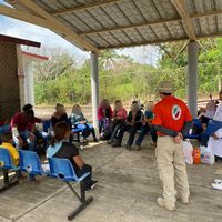 Iban unos 200 migrantes en camión accidentado; INM confirma un muerto y 84 heridos