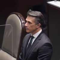 Héctor Parra denuncia por tráfico de influencias a Sergio Mayer
