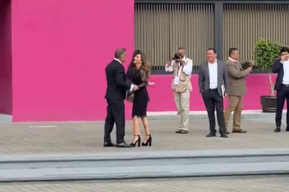 La pareja, a su llegada a la sede del INE