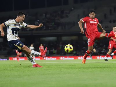 Con gol de Bennevendo, Pumas araña un empate en casa ante el Toluca de Mohamed (Video)