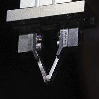 Robot extrae muestra del combustible fundido del reactor nuclear de Fukushima