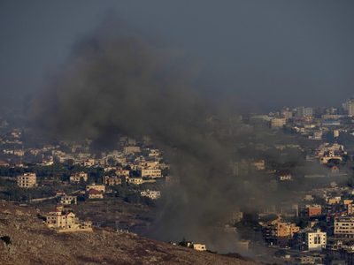 Líbano reporta 100 muertos en bombardeos israelíes