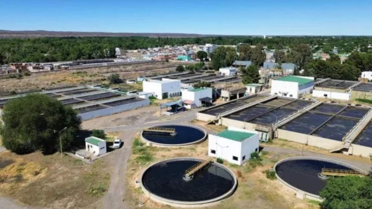 La meta es terminar 23 obras en 24 meses. Fuente: (Neuquén Informa).