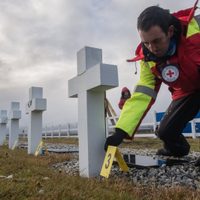 Inician las investigaciones en las Malvinas para recuperar restos de los caídos en una presunta fosa