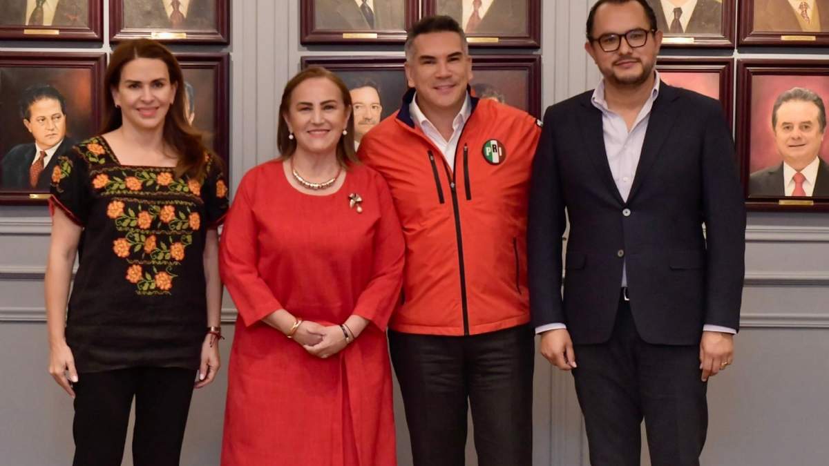 Carolina Viggiano Austria con Alito y Marco Antonio Mendoza