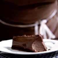 No tirés las bananas pasadas y prepará esta espectacular tarta chocolatosa con 2 ingredientes