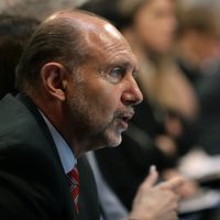Ante la crisis, Perotti ve con buenos ojos la implementación de una cuasimoneda
