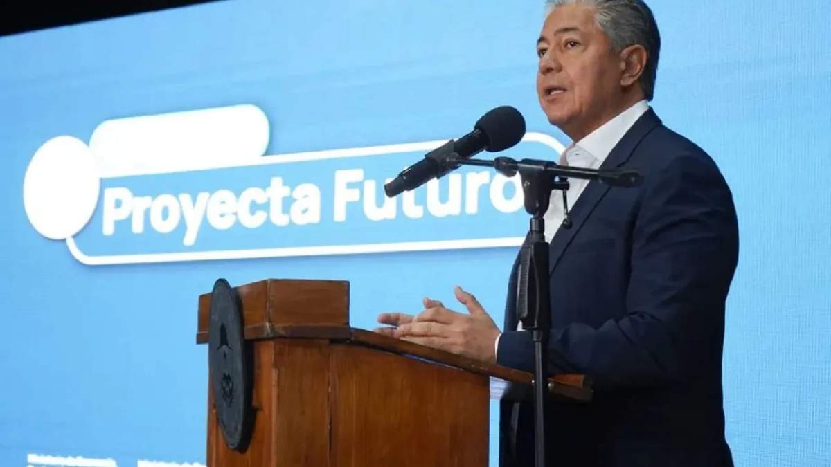 Gobernador Rolando Figueroa