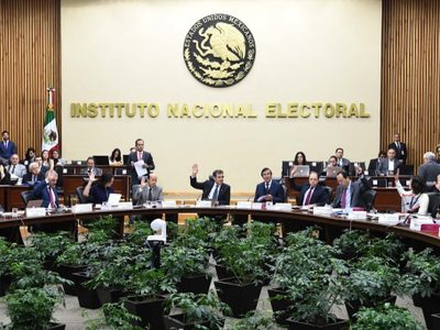 Observadores internacionales piden a INE prevenir el ingreso de dinero ilícito en las campañas