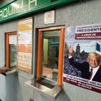 Kenia López acusa a Morena de tapizar el Metro con propaganda de la marcha
