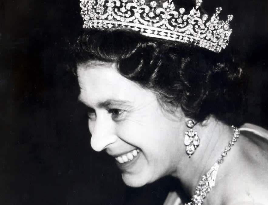 Isabel II durante su visita a México