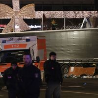 Camión embiste mercado navideño en Berlín; reportan nueve muertos y 50 heridos (Video)