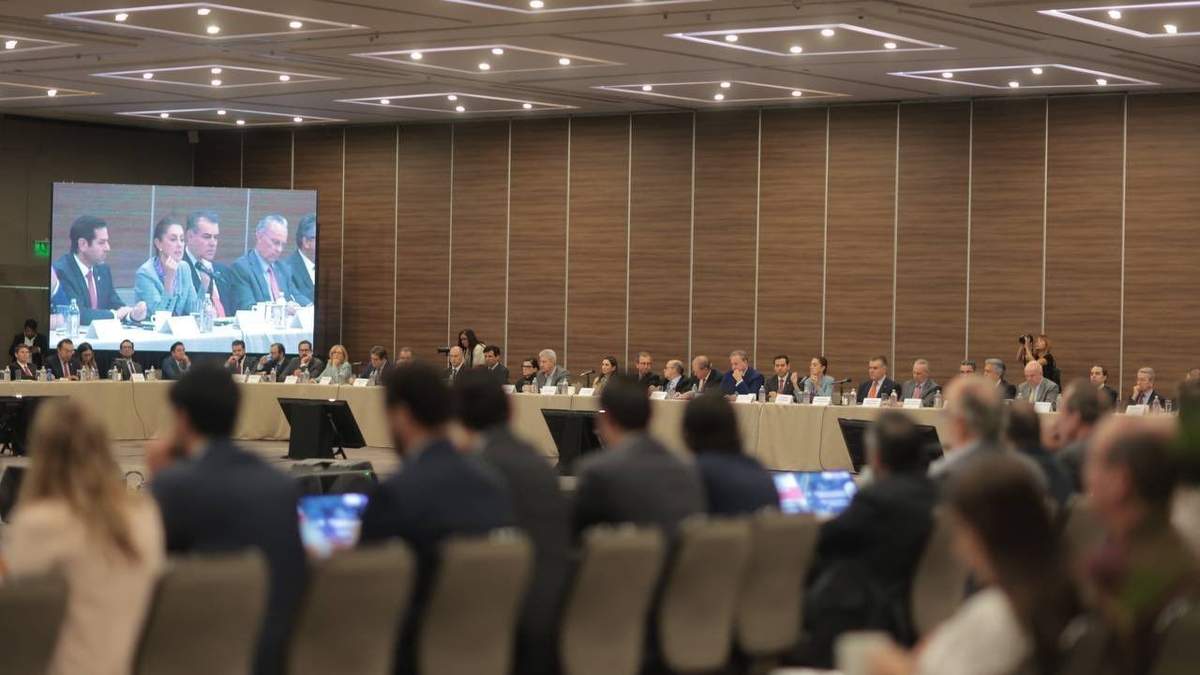 La aspirante morenista y la cúpula empresarial