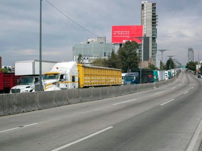 Robos e inseguridad al alza en carreteras del país; vigilancia acotada de Sedena y Guardia Nacional