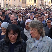 Miles de fieles se reunieron para rezar por “el eterno descanso” del papa Francisco