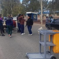 Tercerizados del hospital de Centenario amenazaron con volver a cortar la Avenida Libertador