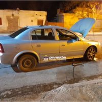 Luego de escuchar tiros en un barrio de Cutral Co, la policía demoró a dos personas armadas