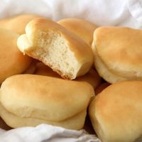 Figacitas sin horno y en 20 minutos: la receta del pan más rico que vas a querer comer todos los días