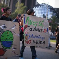 Marchan en la CDMX contra NAIM bajo el lema #YoPrefieroElLago