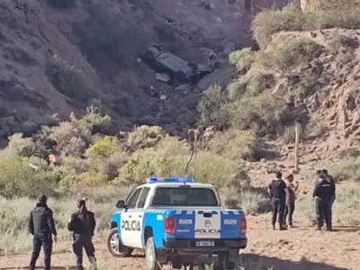 Impactante: una persona murió al caer al vacío con el auto en la Bajada de Maida