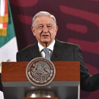 AMLO se estrena en TikTok ofreciendo disculpas a la diputada trans Salma Luévano