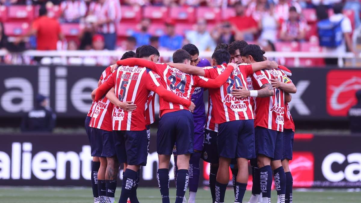 Chivas golea 3-0 a Santos Laguna; Armando “la Hormiga” González anotó doblete