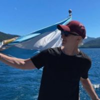 Wos y Andy Kusnetzoff se suman a los famosos que elijen a la cordillera para vacacionar