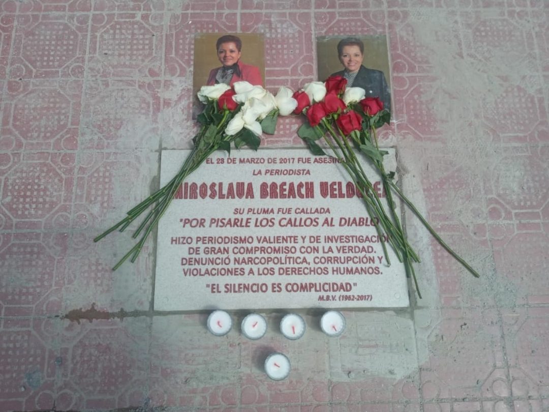 placa-miroslava-breach-2
