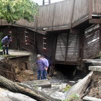 La furia del temporal en Pinamar en imágenes: cómo seguirá el clima este fin de semana