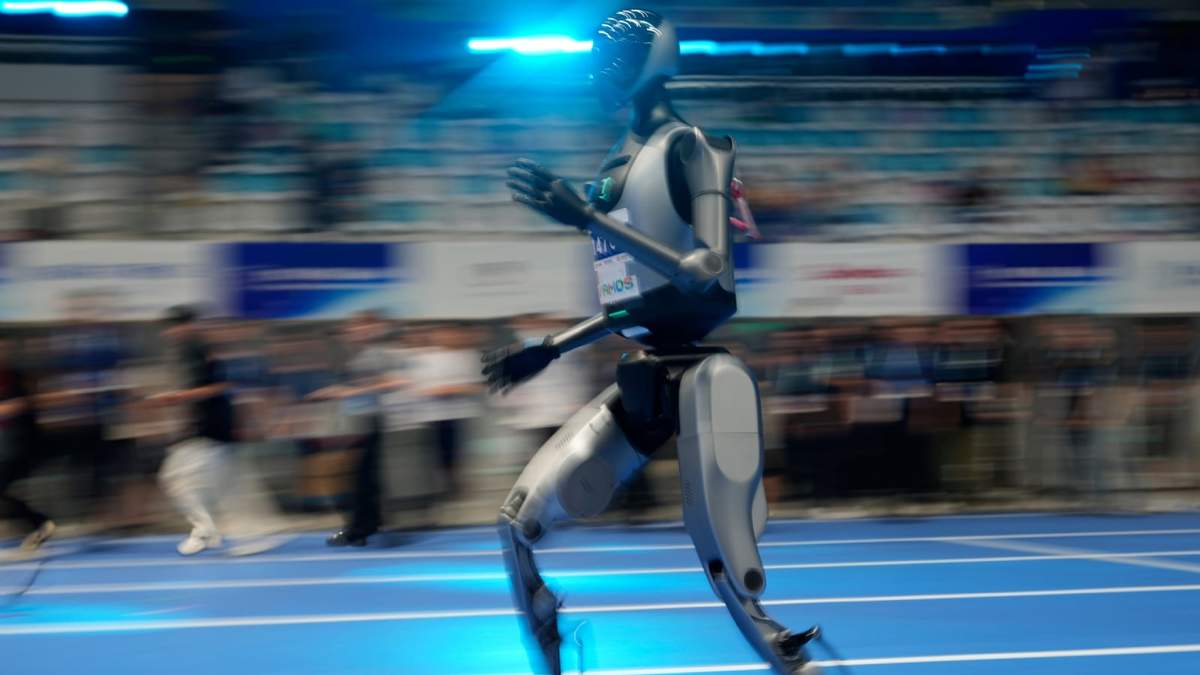 Un robot humanoide en los Juegos Mundiales de Robots Humanoides en Beijing el 14 de agosto del 2025