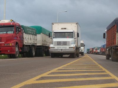 Fueron liberados los 17 camioneros demorados en Tucumán y se levantó el paro