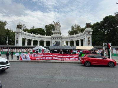 Antorchistas arman cadenas humanas en protesta contra la alcaldesa de Tláhuac