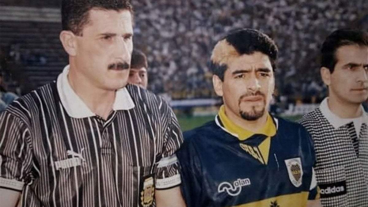 Hugo Cordero se dio el lujo de dirigir a Maradona. Ahora disparó contra Beligoy, Bassi, la AFA, Tapia y Toviggino