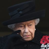 ¡Golpe bajo para Meghan y Harry! La Reina Isabel II anuncia su nueva disposición