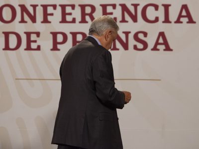Suman 93 suspensiones contra aplicación de ley eléctrica de AMLO