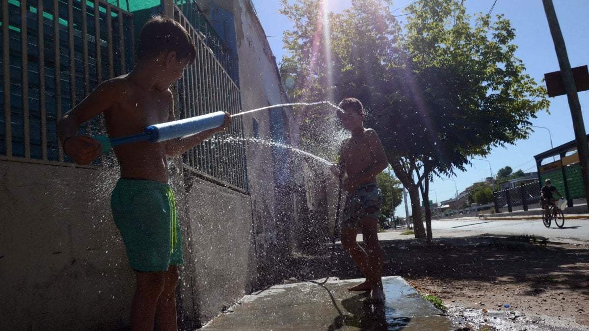 Ola de calor en Neuquén. Fuente: (Twitter)