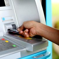 IFE: este lunes reciben el bono de $10.000 que paga la ANSES los siguientes DNI