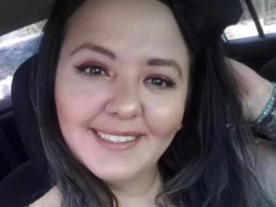 Peritaje concluye que amenazas a Luz Raquel afuera de su departamento fueron escritas por ella