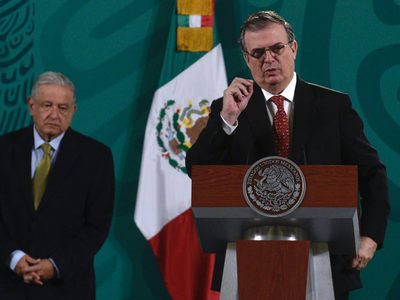 México apuesta a que se abra la frontera con EU antes que termine el año: Ebrard