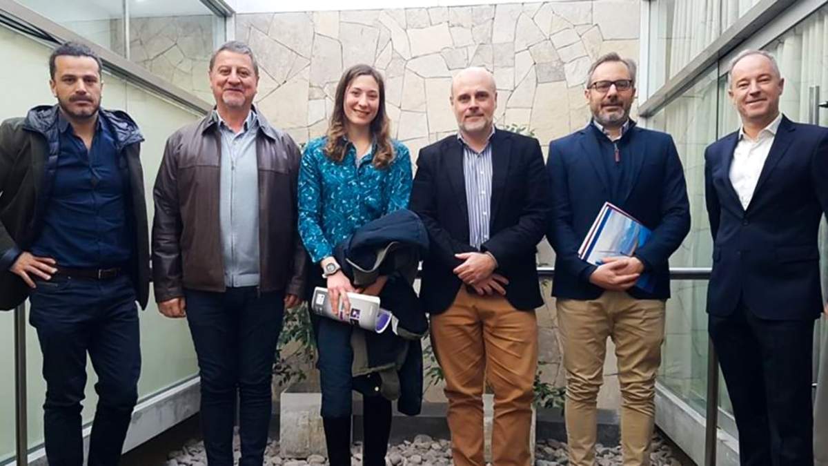Autoridades del programa de financiamiento y IADEP. Fuente (Neuquén Informa).
