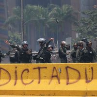 Venezuela, gas lacrimógeno contra la oposición