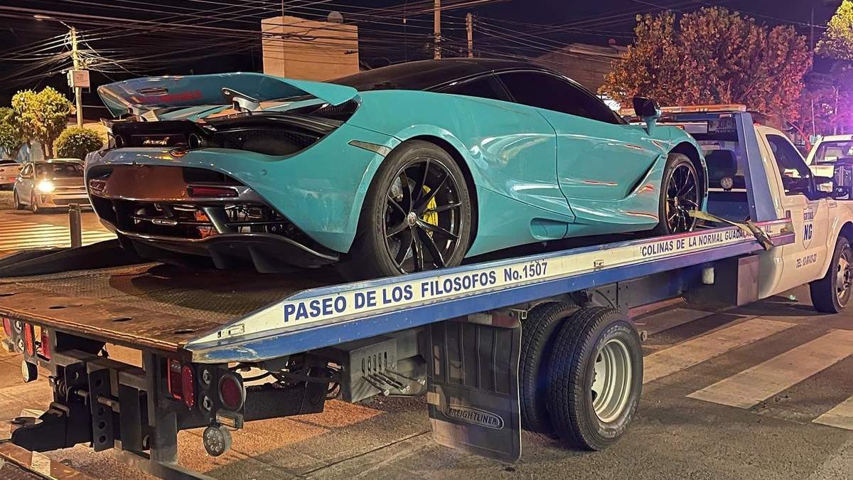 Los automóviles circulaban a alta velocidad y no tenían placas