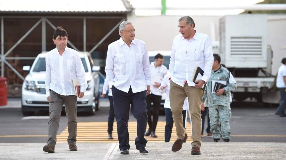 El vocero Jesús Ramírez Cuevas, el presidente López Obrador y el secretario Adán Augusto López, en Campeche