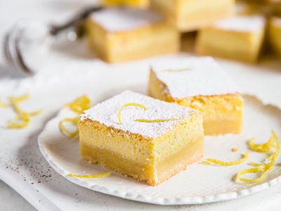 Cuadrados de limón y amapola: riquísimos, sin gluten y súper fácil, la receta ideal para los mates de la tarde