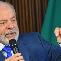 Lula exime del impuesto a la renta a quienes ganan hasta U$S 931 mensuales